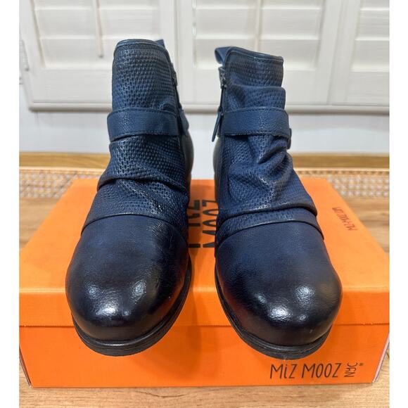 Miz Mooz Suzy Ankle Boots Sapphire Leather Size 9/9.5 Wide NIB Decorative Buckle - Picture 5 of 15